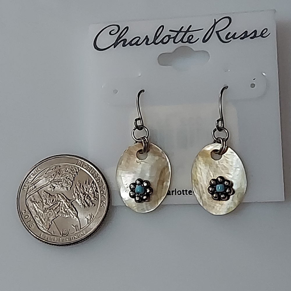E1362 Charlotte Russe Shell Drop Earrings - Picture 4 of 6